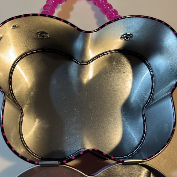 Hello Kitty Tin Box purse/container - Picture 4 of 5